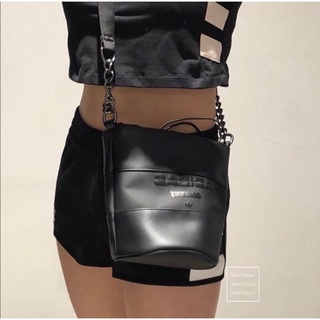 กระเป๋าสะพาย/ทรงถัง Adidas Bucket Bag (DH4392) ของแท้