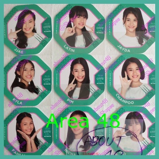 [ ลดราคา ] ที่รองแก้ว V.1 เดบิวต์ CGM48 นีนี่ ออม พิม เจเจ เหมย ณิชา ลาติน Cgm Coaster แผ่นรองแก้ว ทรก1 เก็บเงินปลายทาง