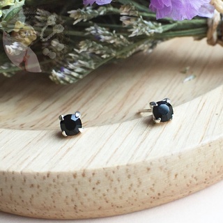 (S925) ต่างหูเงินแท้เพชรสี่เหลี่ยมสีดำ Sterling silver black earrings