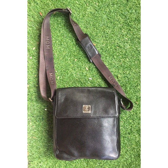 MCM กระเป๋าสะพายข้าง ผช. MCM แท้ มือสอง สีดำ 10” พร้อมส่ง