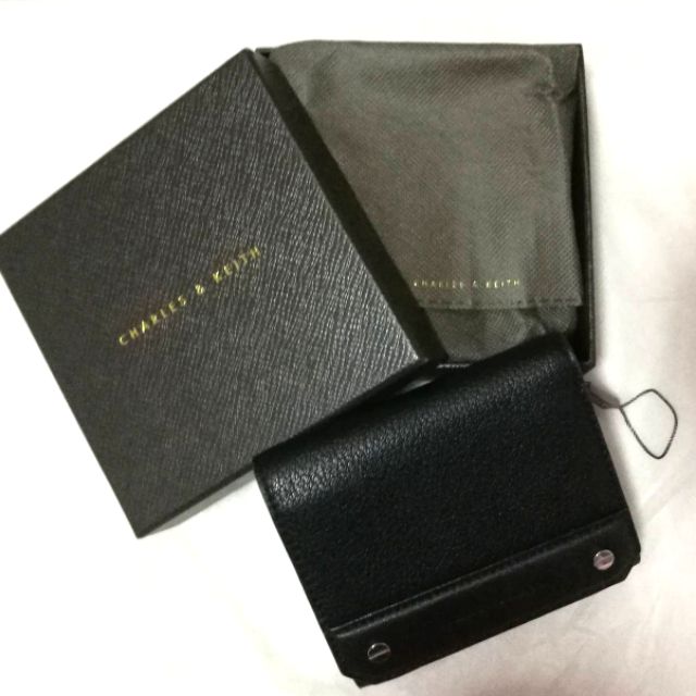 กระเป๋าเงิน Charles&keith
