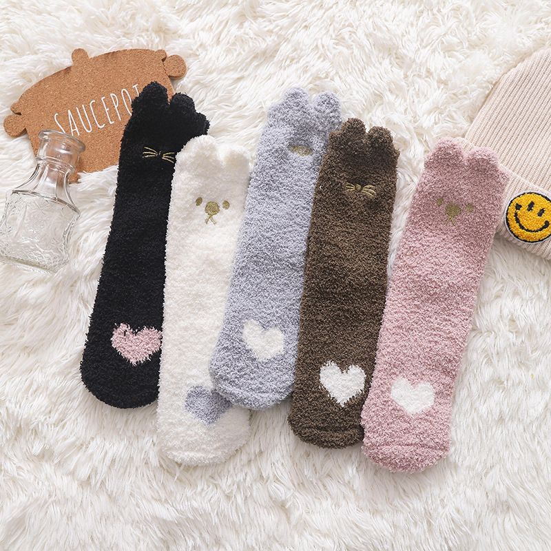 สินค้าพร้อมส่ง ถุงเท้าสีพื้นขนนุ่ม ข้อยาว สวมใส่สบาย ถุงเท้ากันหนาว ถุงเท้าใส่นอน ราคาถูก