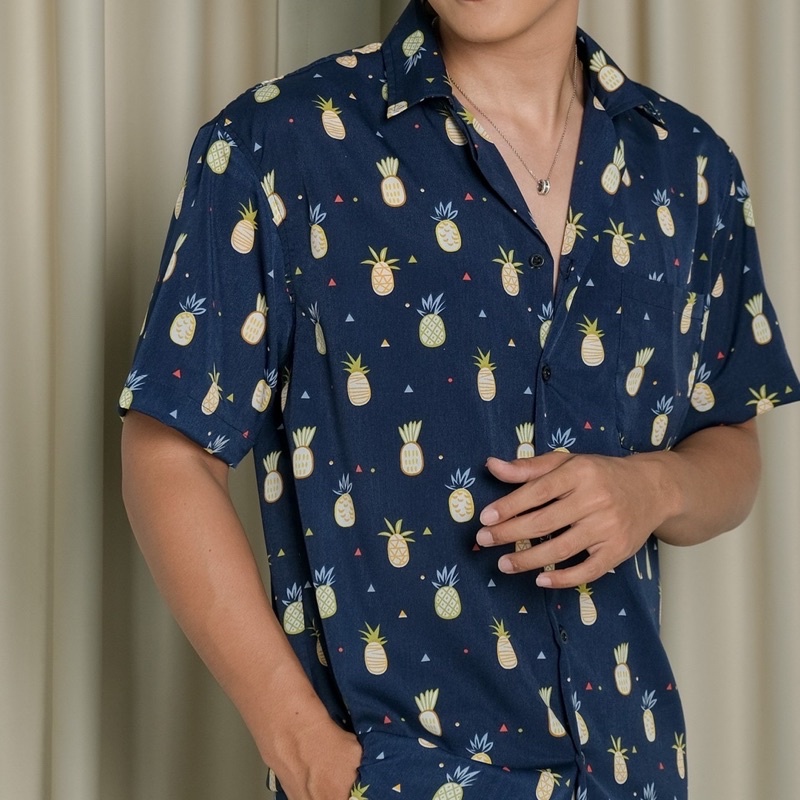 (SALE! only 100.-) เสื้อเชิ้ตฮาวาย แขนสั้น ลาย Pineapple รุ่น SB003