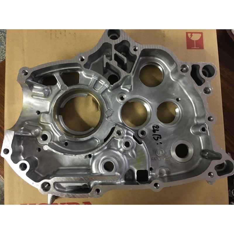 แคร้งข้างขวาแท้DREAM110I,W110I-11100-KWW-740