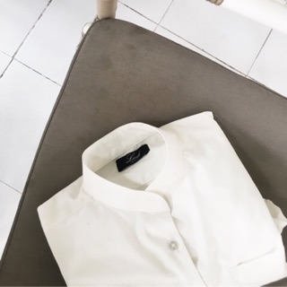 Peter Shirt in Off white (Pre-order14days)