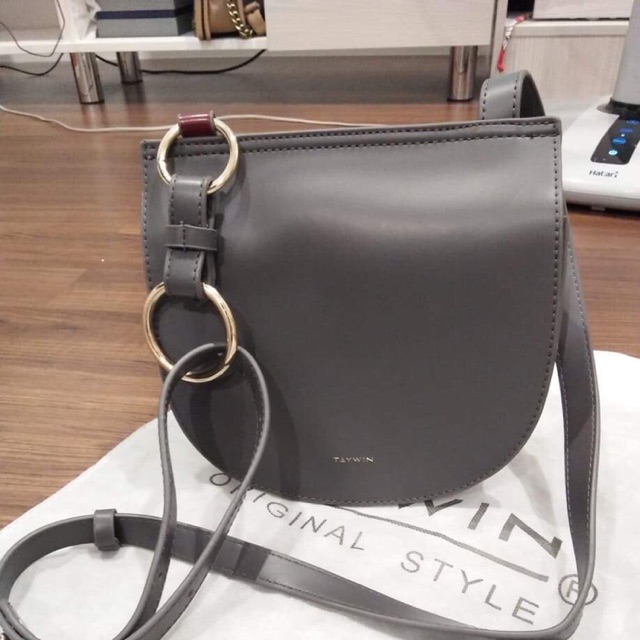 Tawin กระเป๋าแบรนด์แท้ จากช๊อป