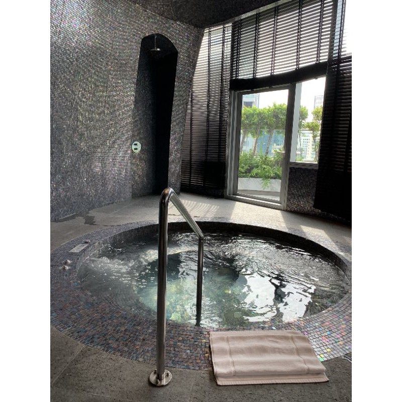 (2ท่าน) W Bangkok Hotel คนละ 90 นาที ใช้ได้ทุกวัน นวดไทยหรือนวดอโรม่าก็ได้ exp30 June 21