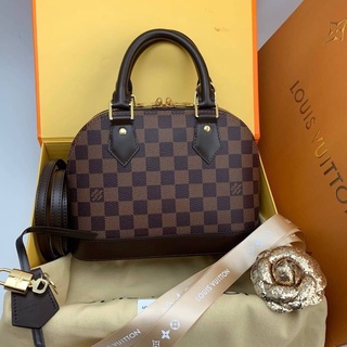 Louis Vuitton ALMA Original Grade Size23.5cmไซส์นี้กำลังสวยค่ะ แคนวาสสวยเทียบแท้นะคะ เป๊ะทุกจุดคุณภาพดีมาก