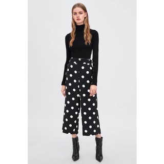 ZARA x cotton กางเกง ป้าย M polka dot สวย   tag ครบ❌ตำหนิรอยด้านหลุดที่ด้านหลัง ขอคนรับได้คะ นอกนั้นสภาพดี