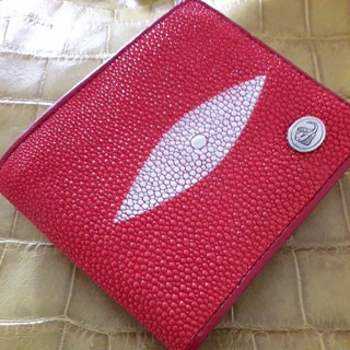 stingray wallet red color กระเป๋าสตางค์หนังปลสกระเบน