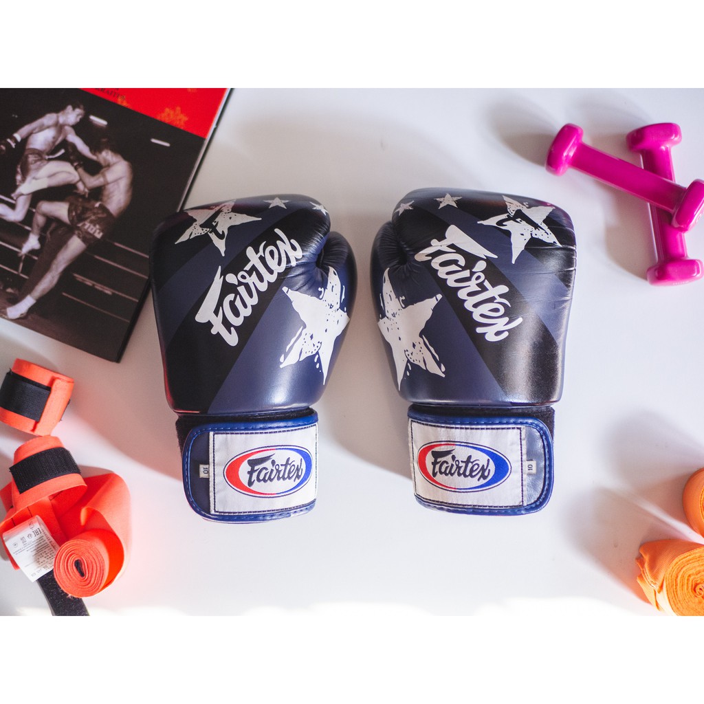 Fairtex Muay Thai Boxing Gloves Nation Print Navy Blue FTXBGV1NP นวม