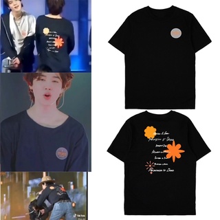 คอตต้อนคอกลมเสื้อแขนสั้น พิมพ์ลายดอกไม้ TAEHYUNG PTD LAS VEGAS ด้านหน้า และด้านหลังS-5XL