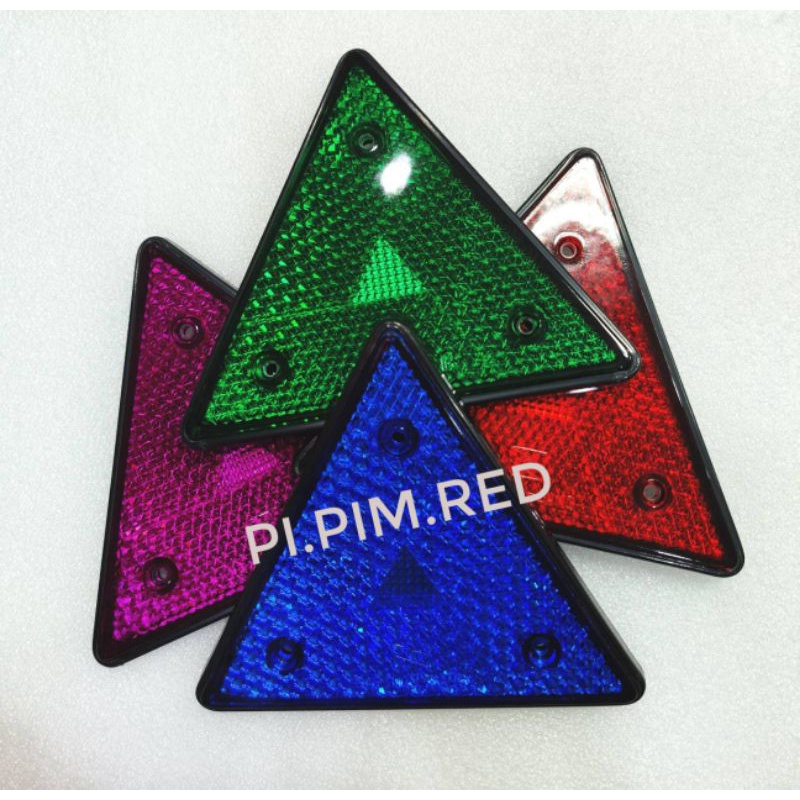 ทับทิม​สะท้อน​แสง​ ทรงสามเหลี่ยม​ **ขอบดำ** ​ขนาด5.5​นิ้ว​ (งานไทย)​(ราคาต่อ1 แผ่น)​