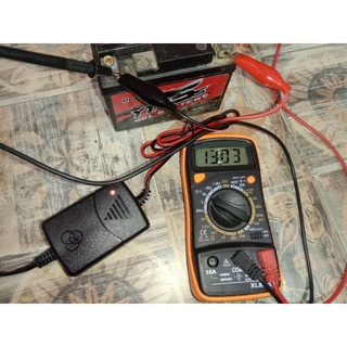 เครื่องชาทแบต 12V. เครื่องชาทแบตมอเตอร์ไซร์ ขนาดเล็ก มีไฟแสดงสถานะ