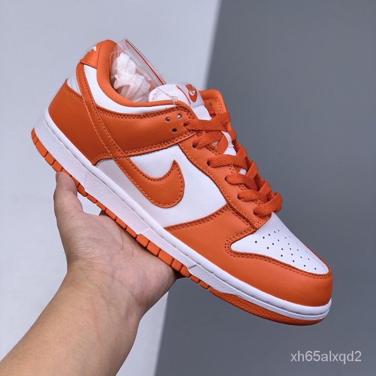 Nike SB Dunk Low รองเท้าผ้าใบหุ้มข้อต่ำสำหรับผู้ชายและผู้หญิงรองเท้าวิ่งรองเท้าผ้าใบสีขาวสีส้ม