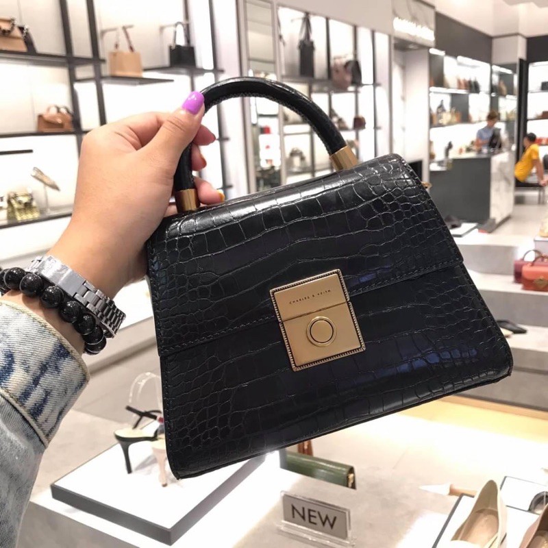 กระเป๋า charleskeith คอลเลคชั่นใหม่ งานแท้Outlet มีสายครอสบอดี้