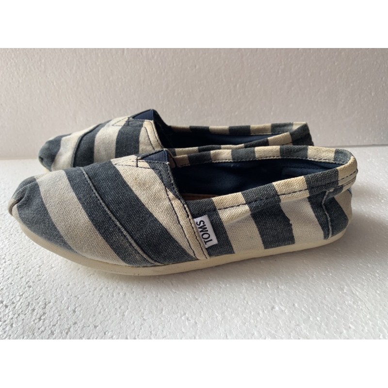 รองเท้า Toms (ทอมส์) แบรนด์แท้ มือ 2
