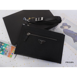 ❤️ Prada Saffiano Leather Pouch   กระเป๋า Clutch Prada วัสดุหนังลาย Saffiano