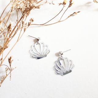 Shell earrings ต่างหูเปลือกหอย