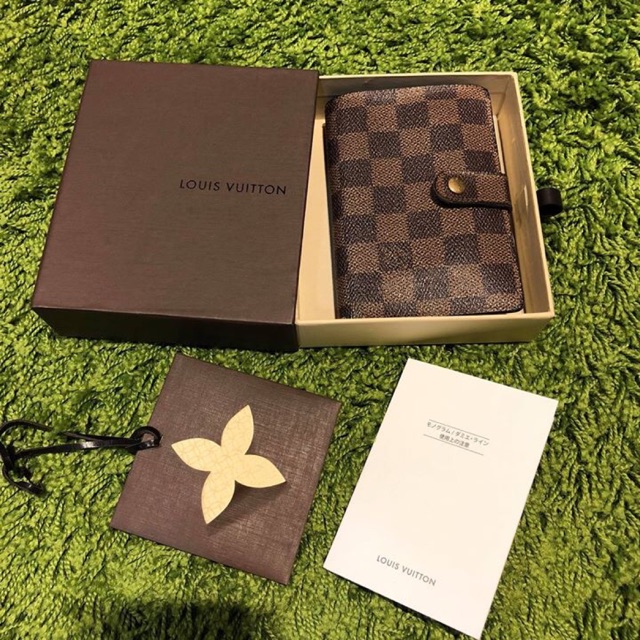 Used LV Damier Wallet