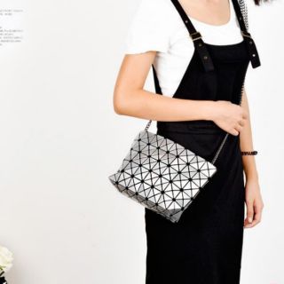 กระเป๋าสะพายข้างนำเข้า Style BAO BAO ISSEY MIYAKE