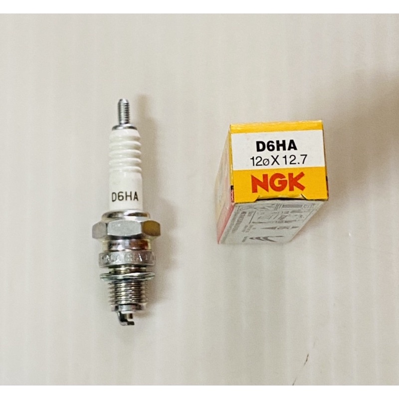 NGK - D6HA SPARK PLUG / C90