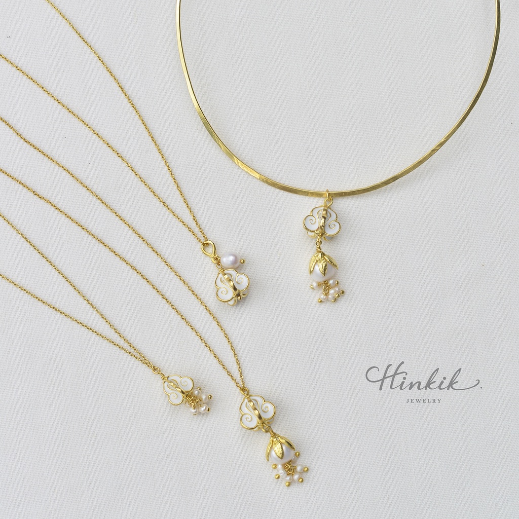 สร้อยคอ ดอกรัก ลงอีนาเมลขาว ประดับด้วย มุกแท้ ไข่มุก สร้อยคอโชคเกอร์