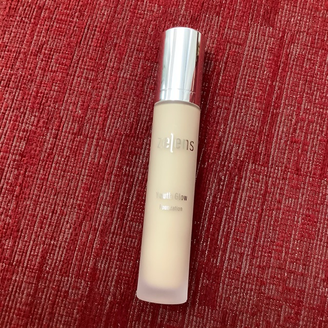 Zelens Youth Glow Foundation สี calmeo