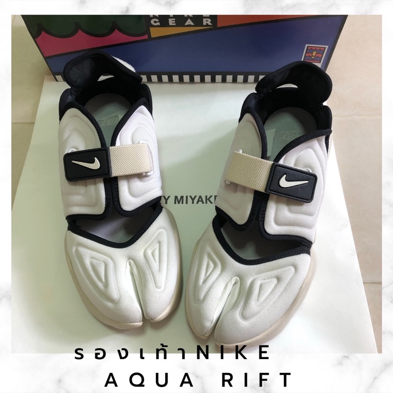 รองเท้า Nike air Aqua Rift  Detail:  White/Summit ของแท้ 100%//มือ2✌🏻 Size: US 7.5men ,US 9 w,CM25-26