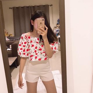 🍓เสื้อครอปลายสตอเบอรี่.Napat