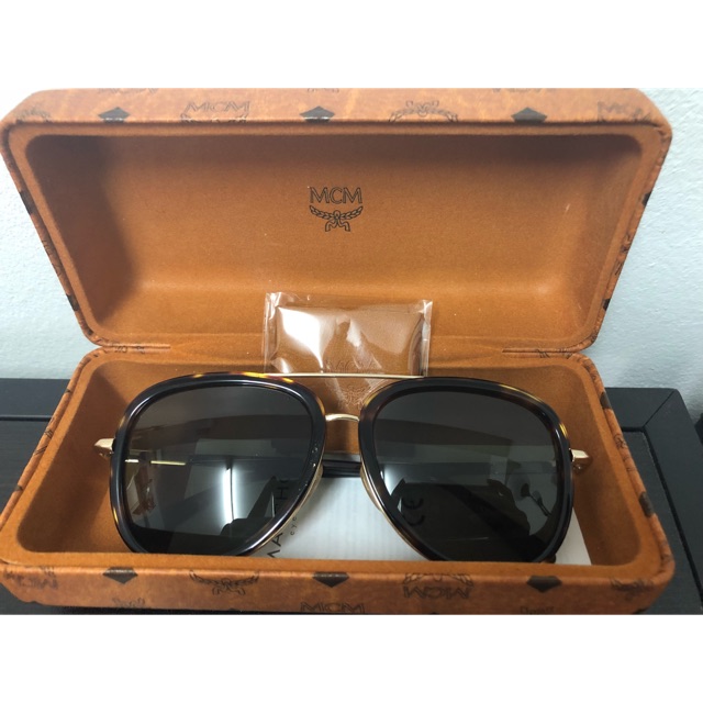 แว่นกันแดด MCM💥Used like very new