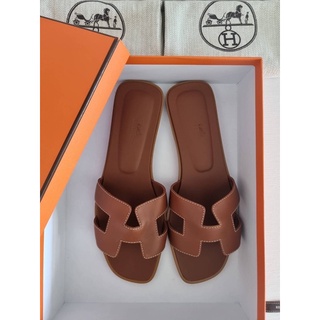 (ผ่อน0%) รองเท้าแตะ New Hermes Oran Sandals  Size : 38.5 หนังแท้ สีน้ำตาล gold