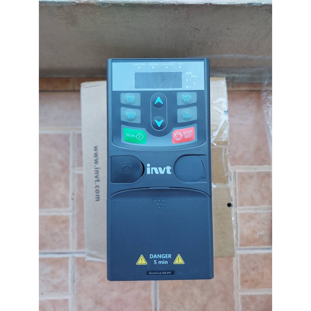 Solar Pump inverter รุ่น GD100-2R2G-SS2-PV,1P  ยี่ห้อ INVT ,2.2KW 1-3 HP 220V. ใช้ได้กับปั๊มซัมเมิร์