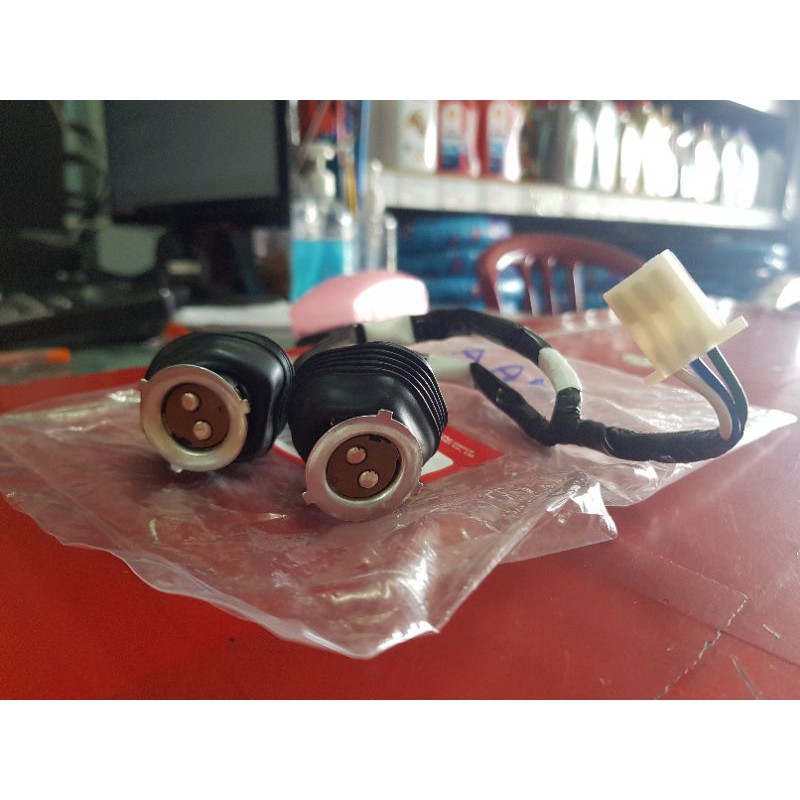 แท้ศูนย์ ขั้วไฟหน้า เวฟ125ไอ(ปลาวาฬ)/ Wave125I (2012-2018) ปลาวาฬ 33130-KYZ-T01