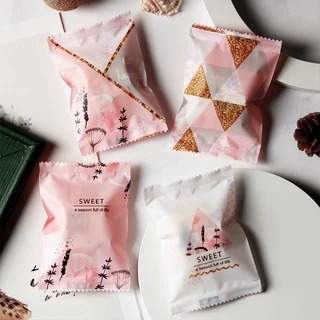 สินค้าพร้อมส่ง 1แพค95-100ใบ ถุงซีล ถุงใส่คุกกี๊ ร้านสุ่มลายให้ ถุงขนม มีหลายขนาด ขนาด 5.5*8.5 7*10 9*11.5 ซม.ฝ