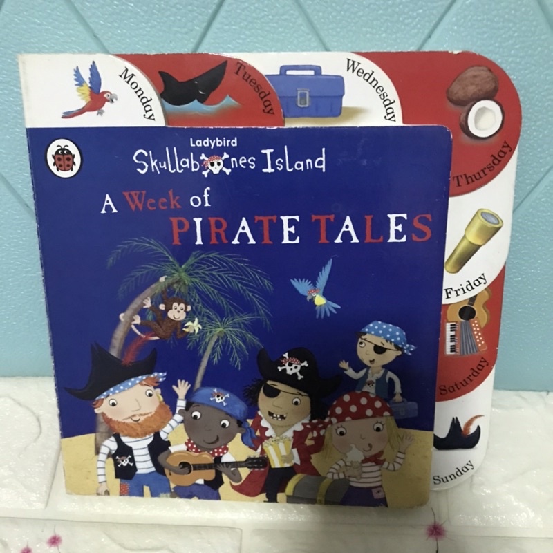 A Week  of PIRATE TALES  (board book )-bc2/1