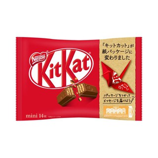 Kit-Kat  คิทแคท เวเฟอร์เคลือบช๊อคโกแลค  ห่อสีแดง ขนาด 1 ถุง มี 12 ชิ้น 140 กรัม ญี่ปุ่นลดพลาสติก เปลี่ยนแพคเกจเป็นกระดาษ