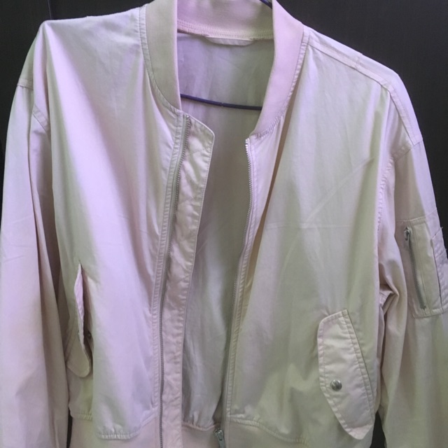 Bomber jacket ยี่ห้อ GU