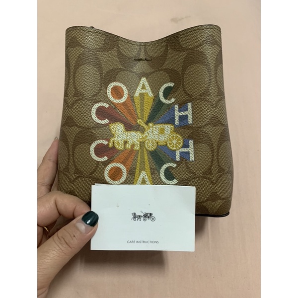 📍Use Like New น้องน่าร๊าCOACH MINI TOWN BUCKET C6835 C727Size 6 1/4" (L) x 6 1/4" (H) x 3" (W) นิ้วแ