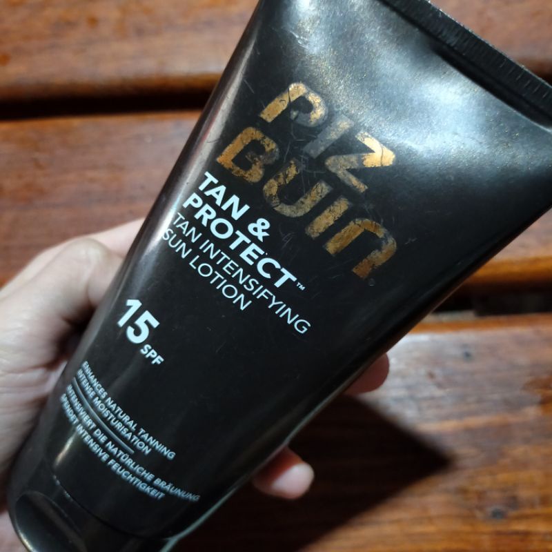 ครีมผิวแทน อาบแดด ครีมกันแดด ตัว Piz Buin Tan Protect Intensifying ...