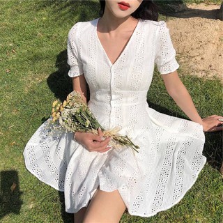 🌸Lace Ivory Dress🌸 ชุดมินิเดรสลูกไม้คอวีติดกระดุมด้านหน้า เย็บสม็อคที่แขน เนื้อผ้าลูกไม้เนื้อนิ่มอย่างดี ชุดมีซับใน