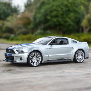 Maisto 1:24 2014 Mustang Street Racer รถหล่อแบบคงที่โมเดลของเล่นงรถยนต์านอดิเรกของสะสม