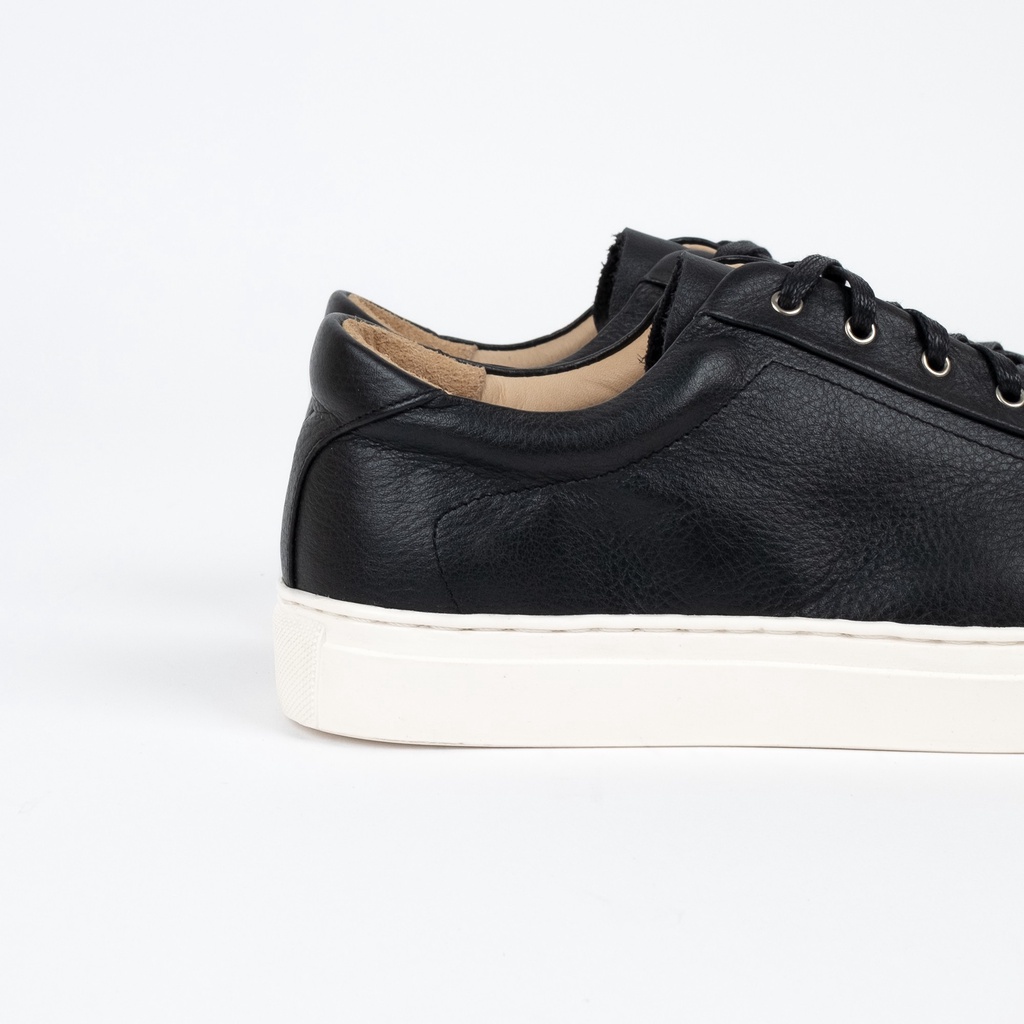 Moonlife Life sneaker II - Black รองเท้าหนังวัวปั่นนิ่ม รองเท้าสนีกเกอร์