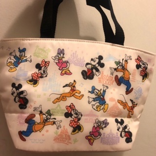 ของใหม่ กระเป๋าเก็บความเย็นความร้อนจาก Tokyo Disneyland ขนาดโดยประมาณ 29x18 cm ฐานขนาด 10x19 cm