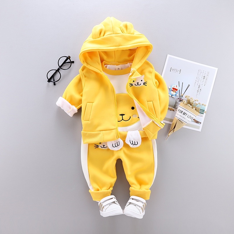 (888)ชุดกันหนาวเด็ก เสื้อโค้ท+เสื้อกันหนาว+กางเกงขายาว พร้อมส่ง