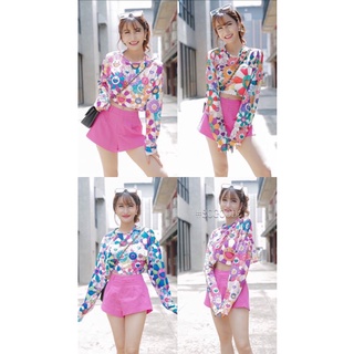 เสื้อครอปคอกลมแขนยาว ให้ลุคเซ็กซี่ขี้เล่น ผ้ายืด พิมพ์ลายมุรากามิ ชัดเป๊ะ สีสดใส