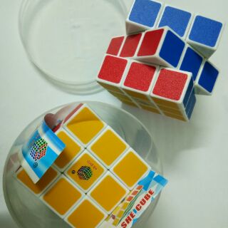 รูปิคคิ้ว  rubik รูบิค พร้อมส่ง