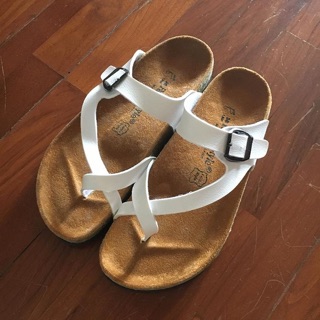 ใส่ครั้งเดียวค่ะ size36