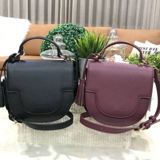 MICOCAH LEATHER CROSSBODY BAG WITH DETAIL กระเป๋าถือ กระเป๋าสะพาย