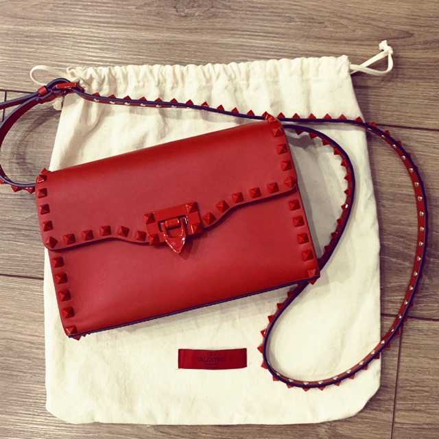 Valentino Bag สภาพดีเหมือนซื้อใหม่ สะพายก็ได้ หรือถือเป็น clutch 